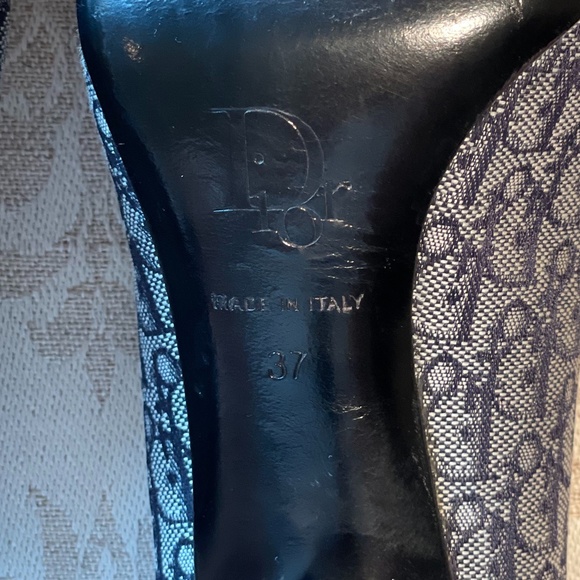 Christian Dior Navy Jacquard Canvas/Leather Logo Pump - Picture 8 of 10
